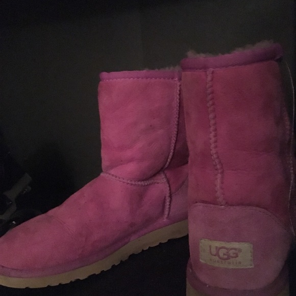 Ugg - Picture 3 of 4